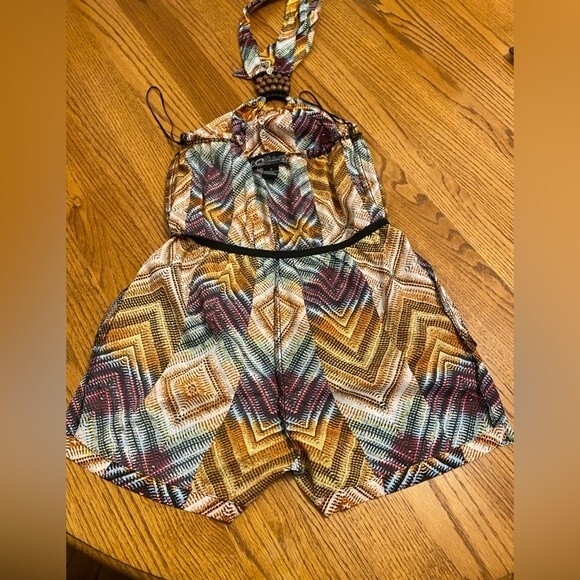 I.Q. Authentic Brand Colorful Diamond Textured Tie Neck Beaded Ring Romper - Picture 10 of 16